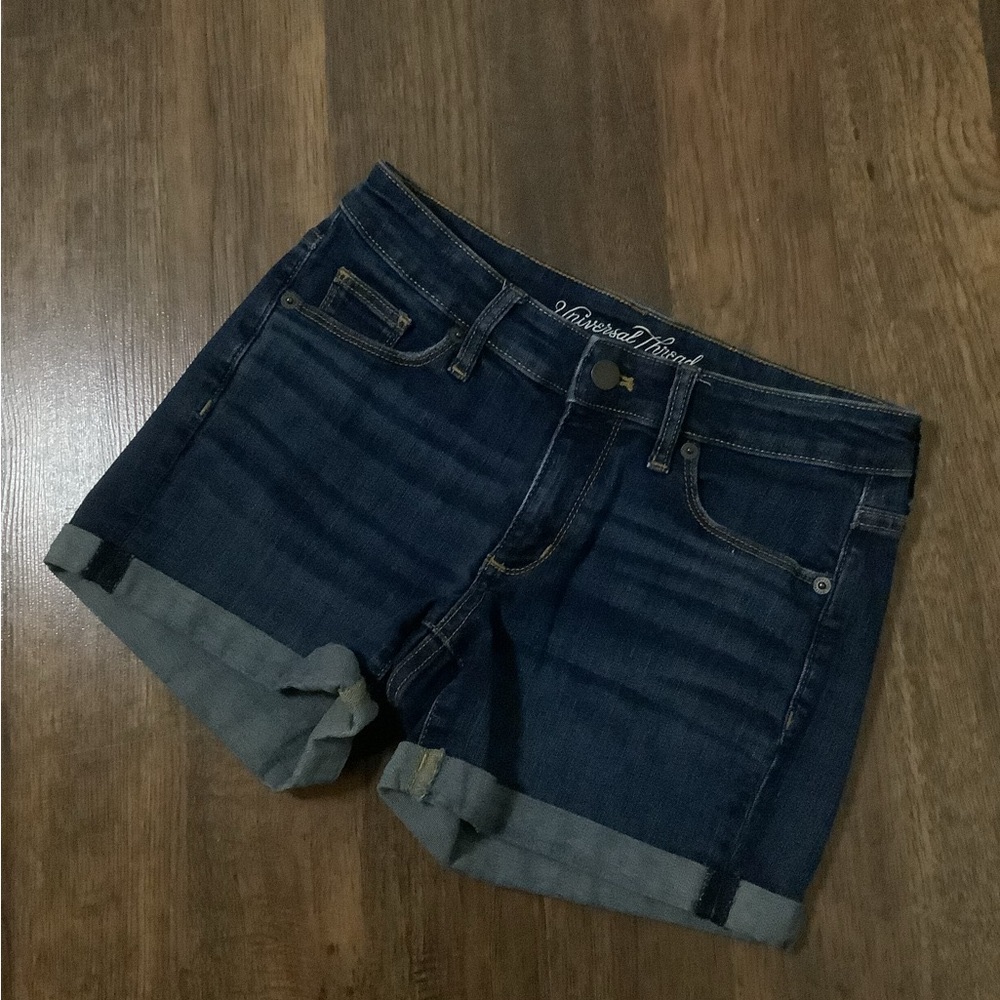 NWOT UNIVERSAL THREAD Women's Mid Rise Midi Denim Shorts